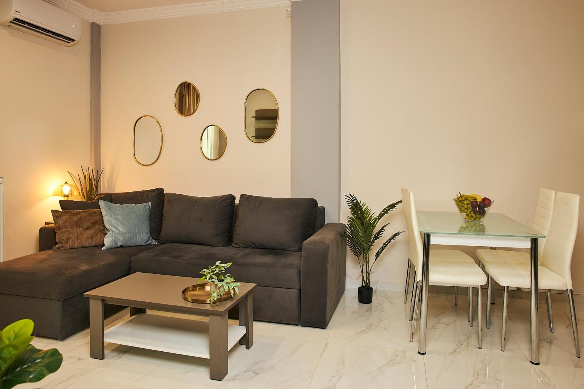 Marble Shine Near The Center By Binobi! Tesalónica